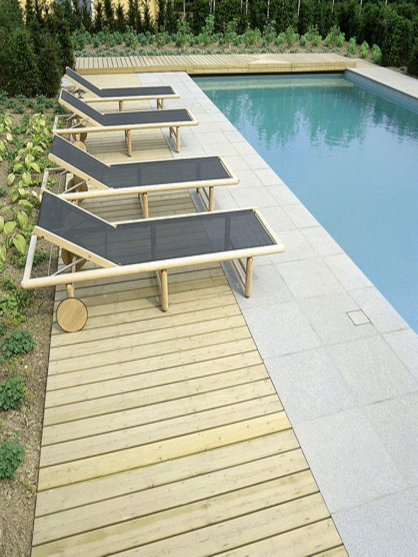 Terrasse en bois de pins traitée CL4 produit phare de BO Materiaux.